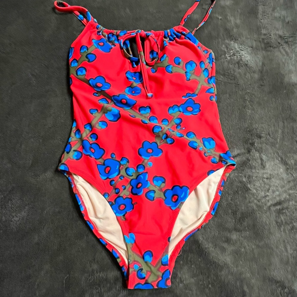 Halter peephole one piece